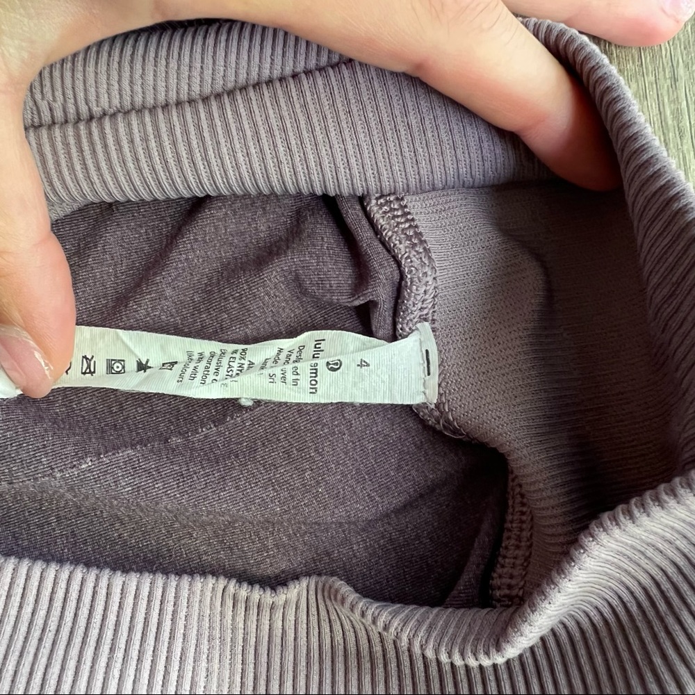 Lululemon Ribbed leggings in Plum - Picture 10 of 16